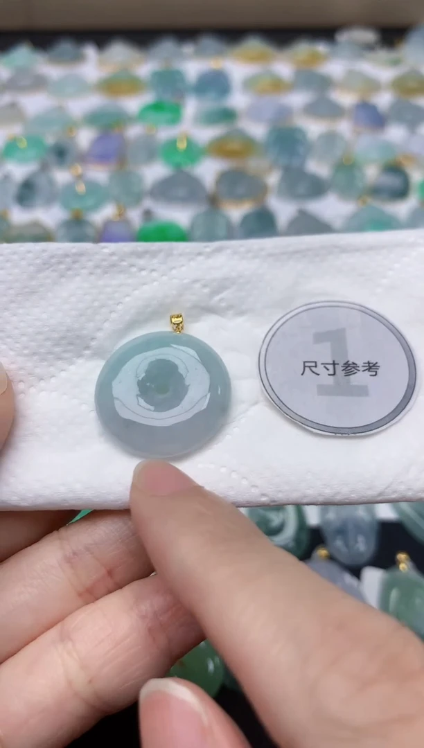 翡翠18K金镶嵌颈饰天然缅甸A货翡翠