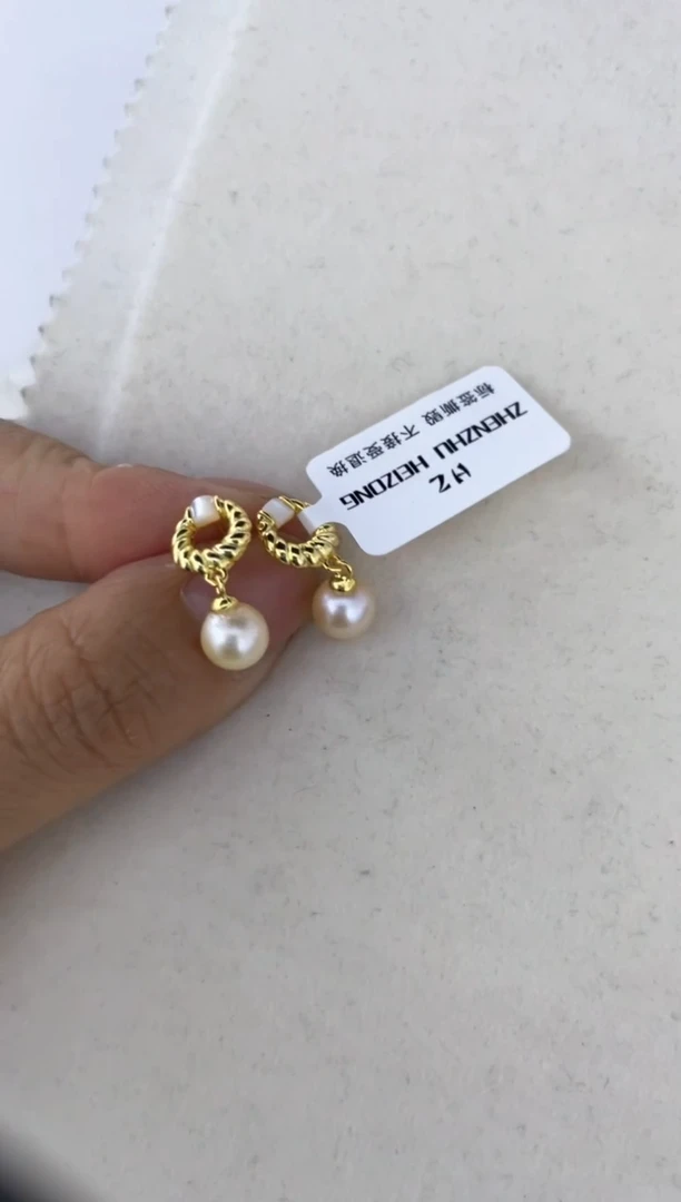 银S925镶嵌海水珍珠耳饰耳钉