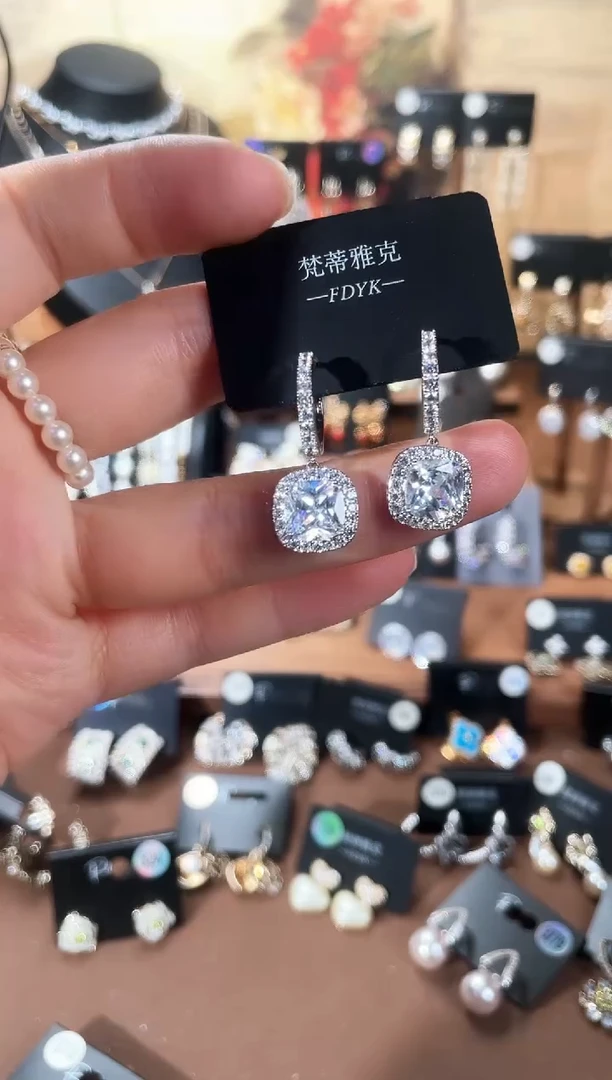合金925银锆石?****人梵1054