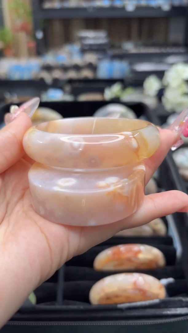 未镶嵌手镯石英质玉70(57圈赠送镯心)