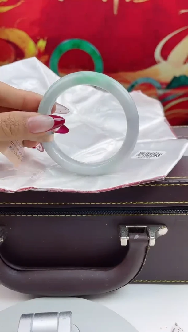 【闪购商品】翡翠手镯未镶嵌7翡翠手镯（微瑕）