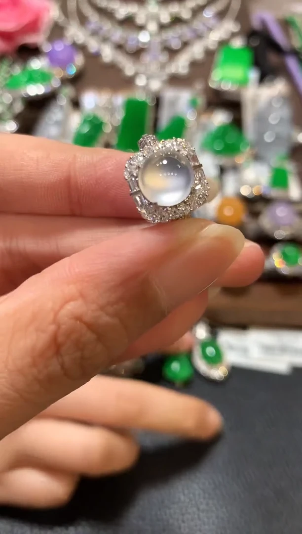 18K金镶嵌戒指翡翠a155