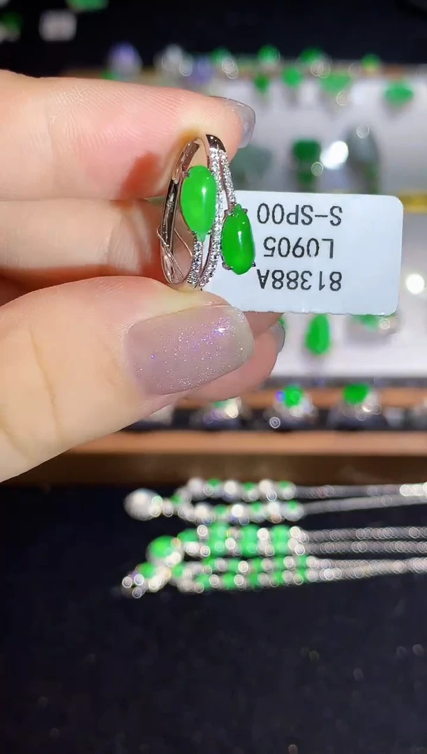 翡翠戒指18K金镶嵌L0905多样性发其一