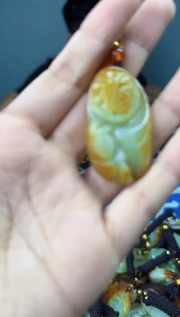 和田玉未镶嵌颈饰1