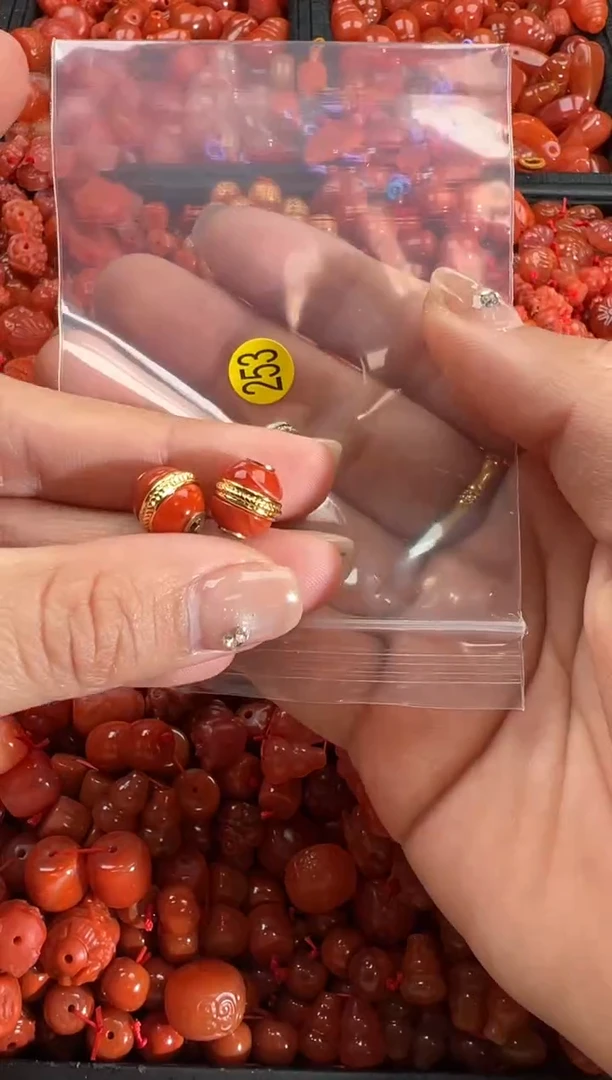 【闪购商品】南红玛瑙颈饰未镶嵌1