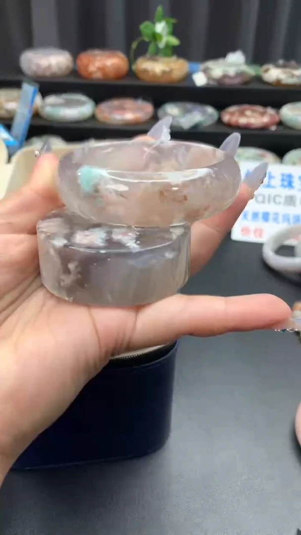 未镶嵌手镯石英质玉（57圈口）赠送镯心