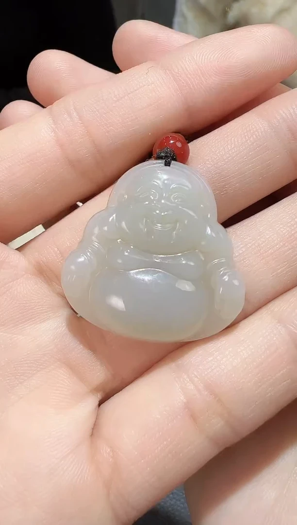 【闪购商品】和田玉吊坠(赠链)未镶嵌且末料青白佛公