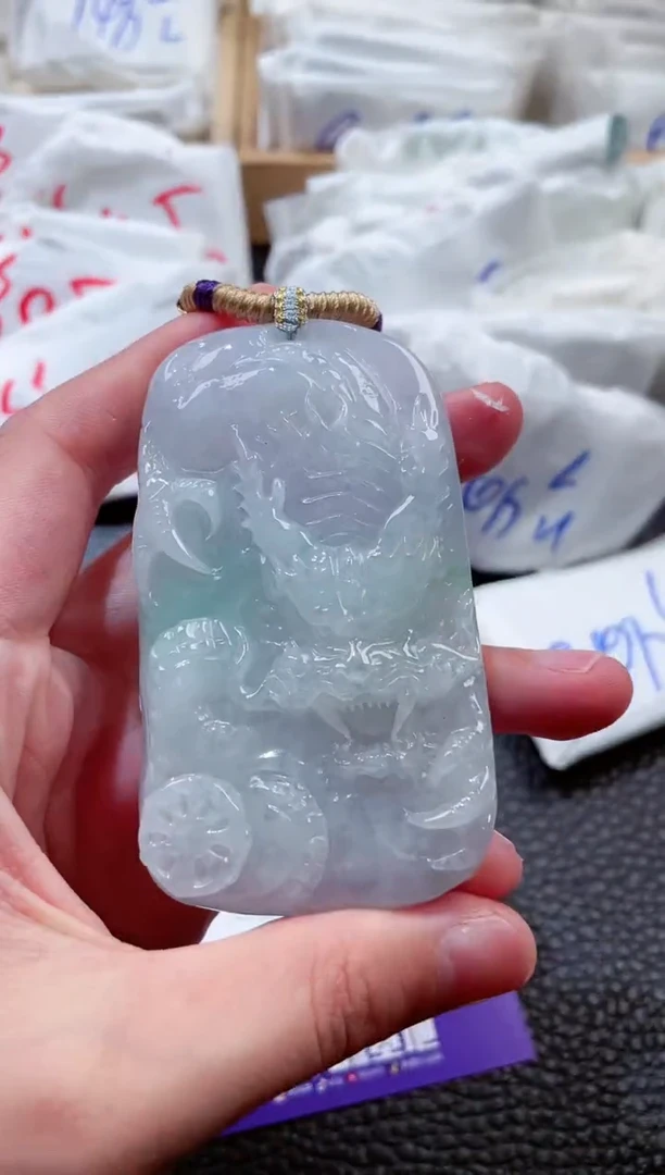 翡翠未镶嵌颈饰00008434