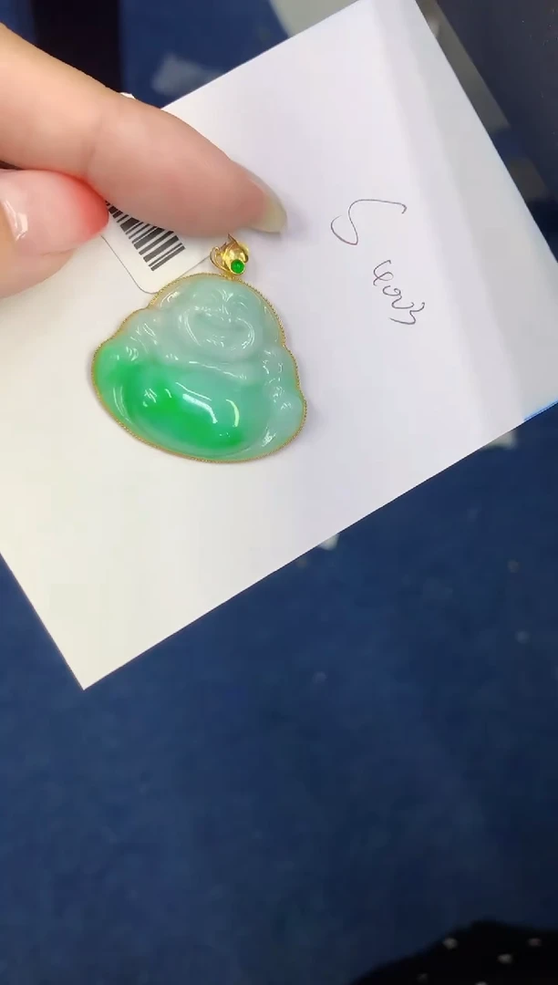 翡翠18K金镶嵌颈饰缅甸天然翡翠A货