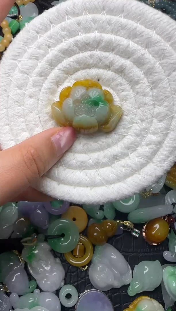 颈饰未镶嵌翡翠缅甸翡翠吊坠