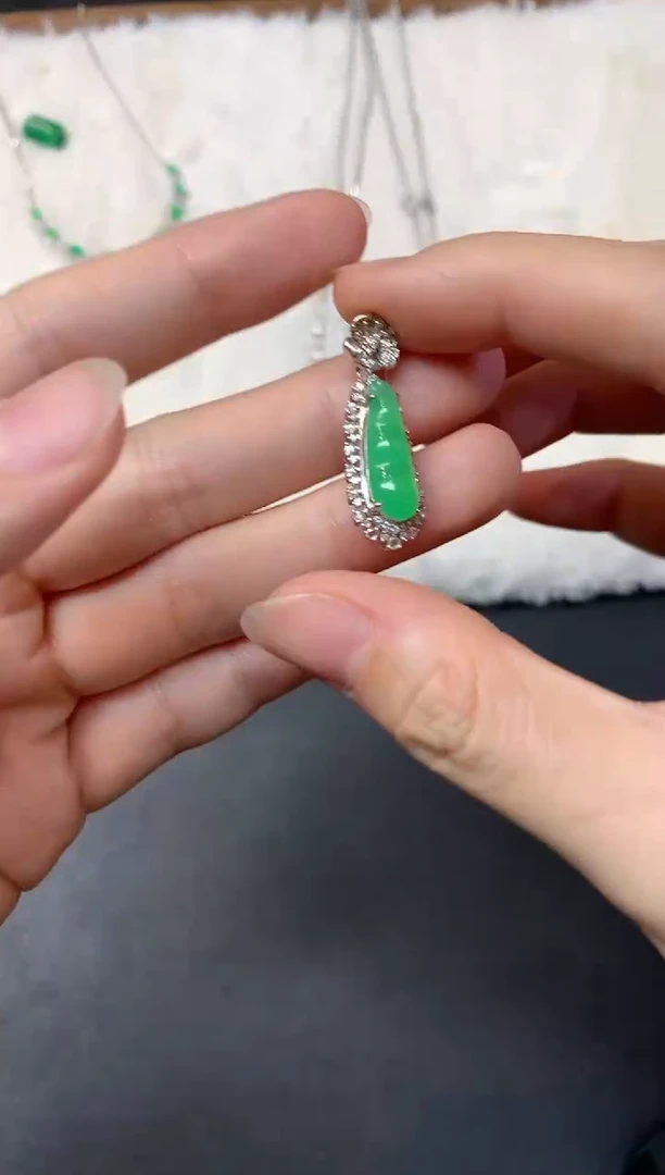 吊坠(不含链)18K金镶嵌翡翠W806|3980