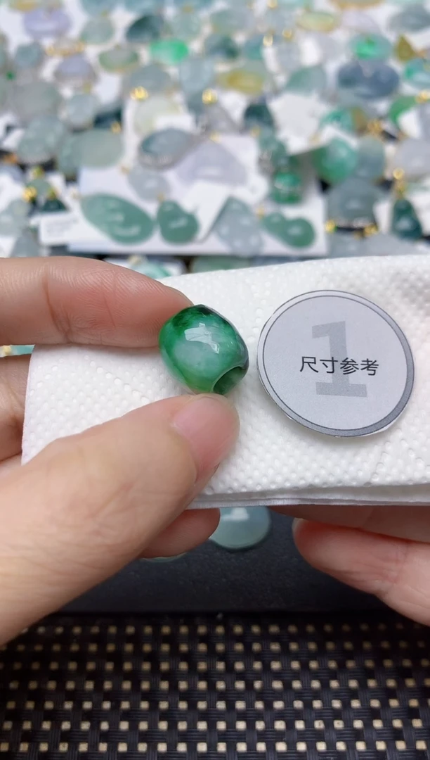 颈饰未镶嵌翡翠天然缅甸A货翡翠
