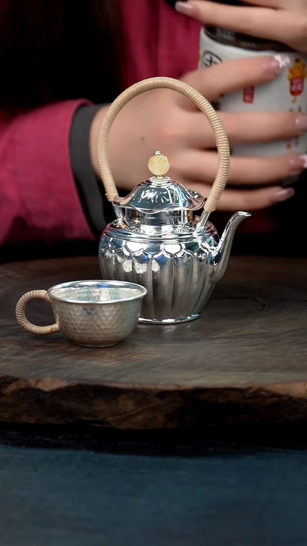 【闪购商品】手工锤纹银泡茶壶+1杯子