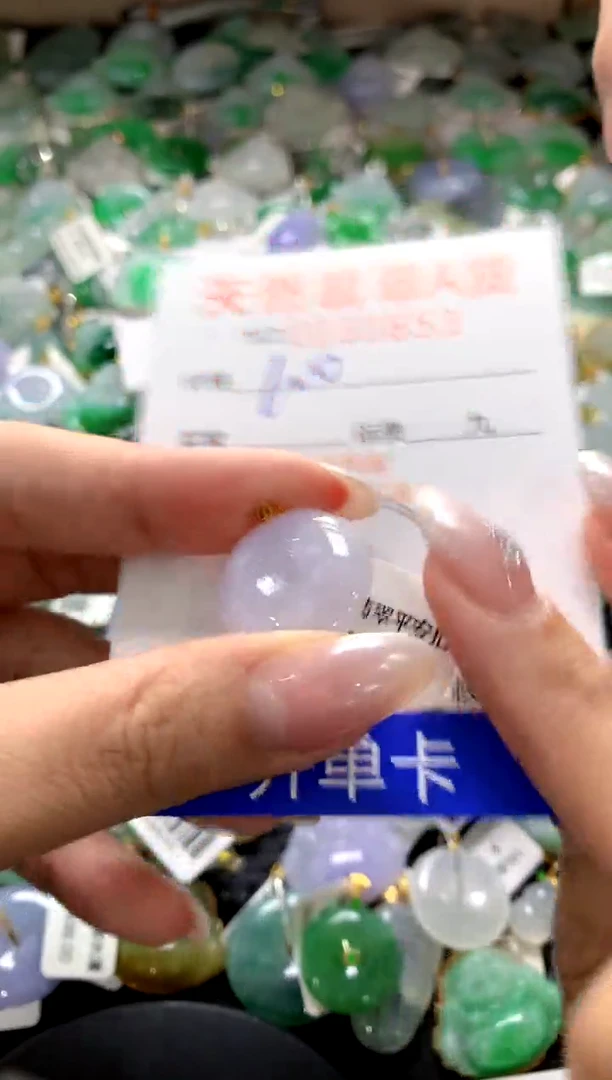 颈饰18K金镶嵌翡翠1