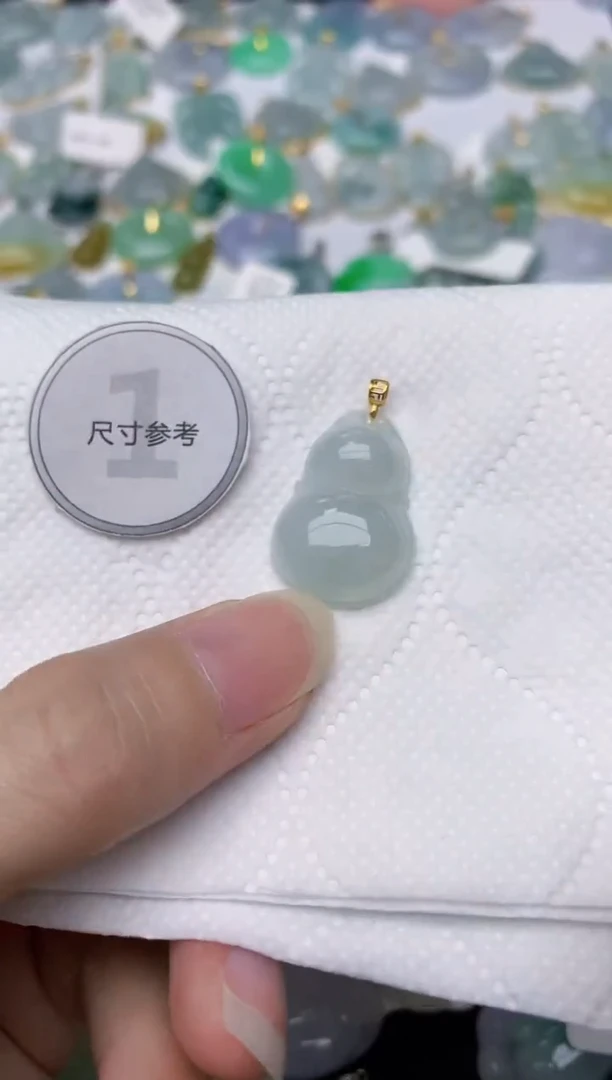 翡翠18K金镶嵌颈饰天然A货翡翠