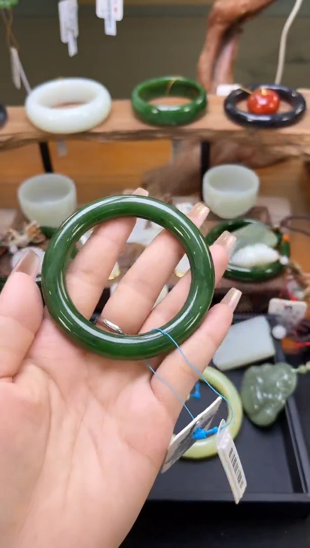 未镶嵌手镯和田玉花**落俄七碧玉 54+圈