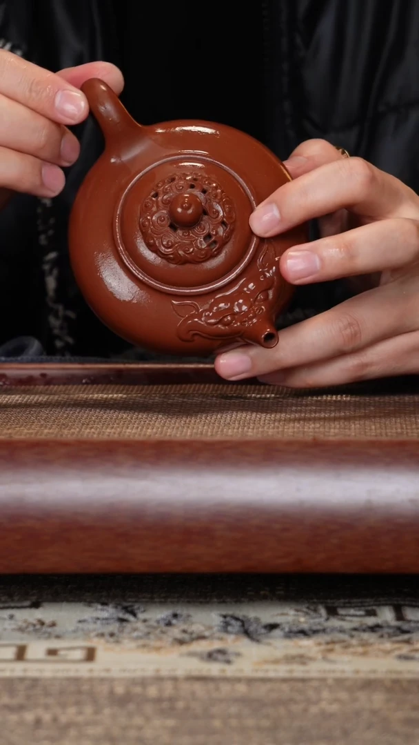 【闪购商品】紫砂茶壶麟云红皮龙hf