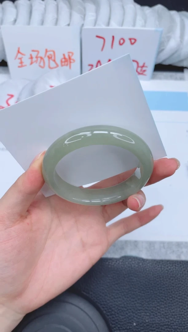 未镶嵌手镯石英质玉106-53.1