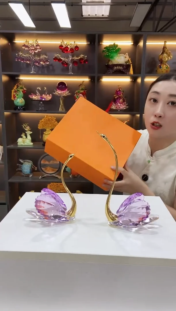 【大号】K9紫色水晶天鹅一对【带礼盒+装饰垫】