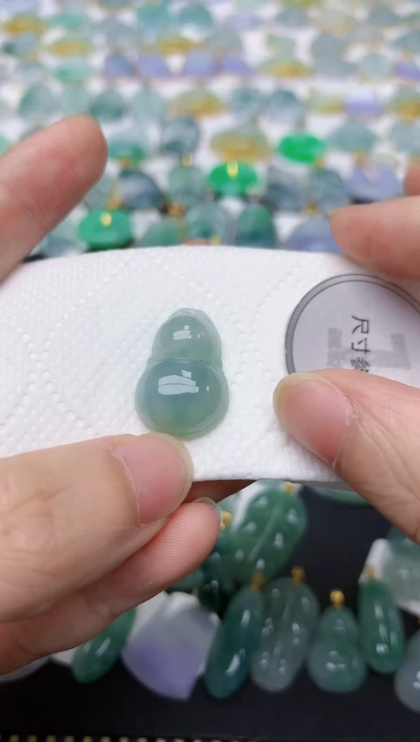 翡翠未镶嵌颈饰天然缅甸A货翡翠