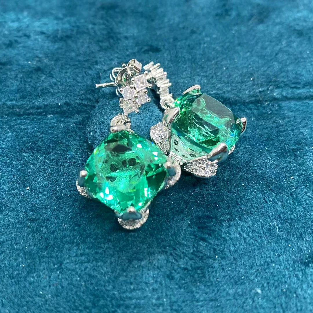 【南非库里南】NFKLN  绿色四爪耳钉 334