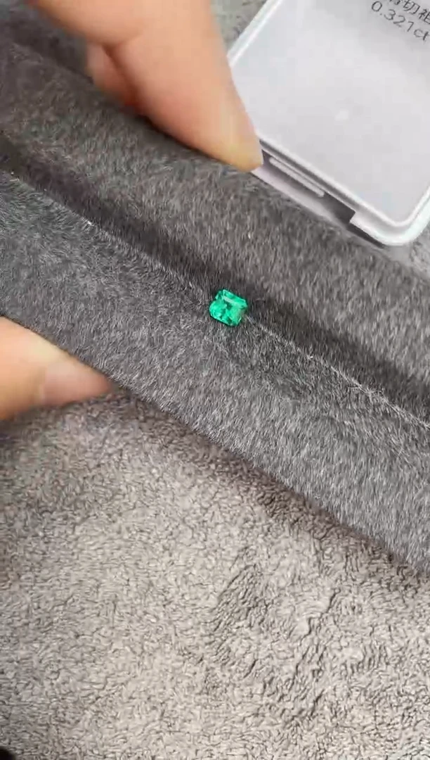 【闪购商品】祖母绿裸石未镶嵌0.321ct