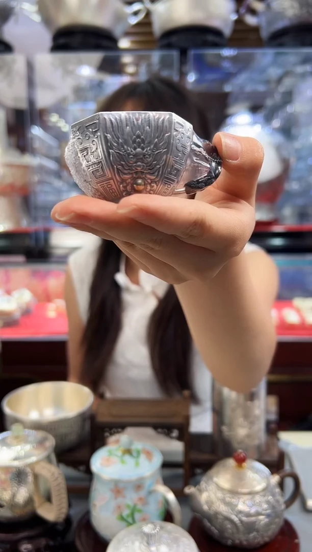 999龙茶杯 约61克 含证书