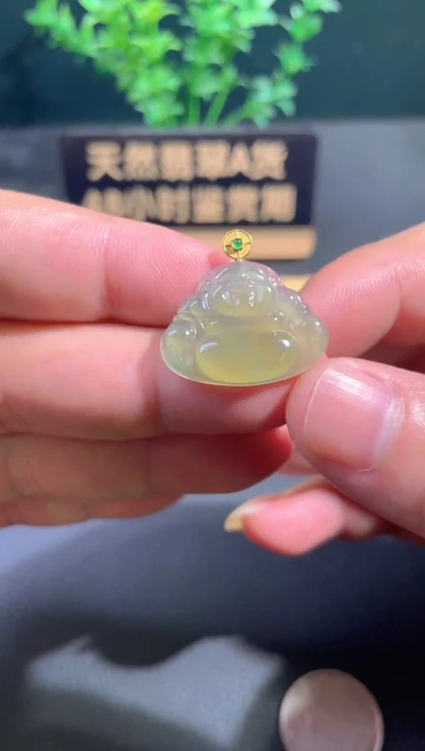颈饰18K金镶嵌翡翠翡翠