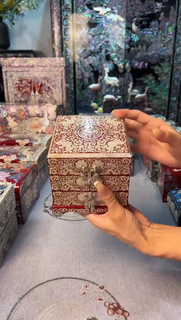 红底寿·弘贝雅螺钿漆器文化馆