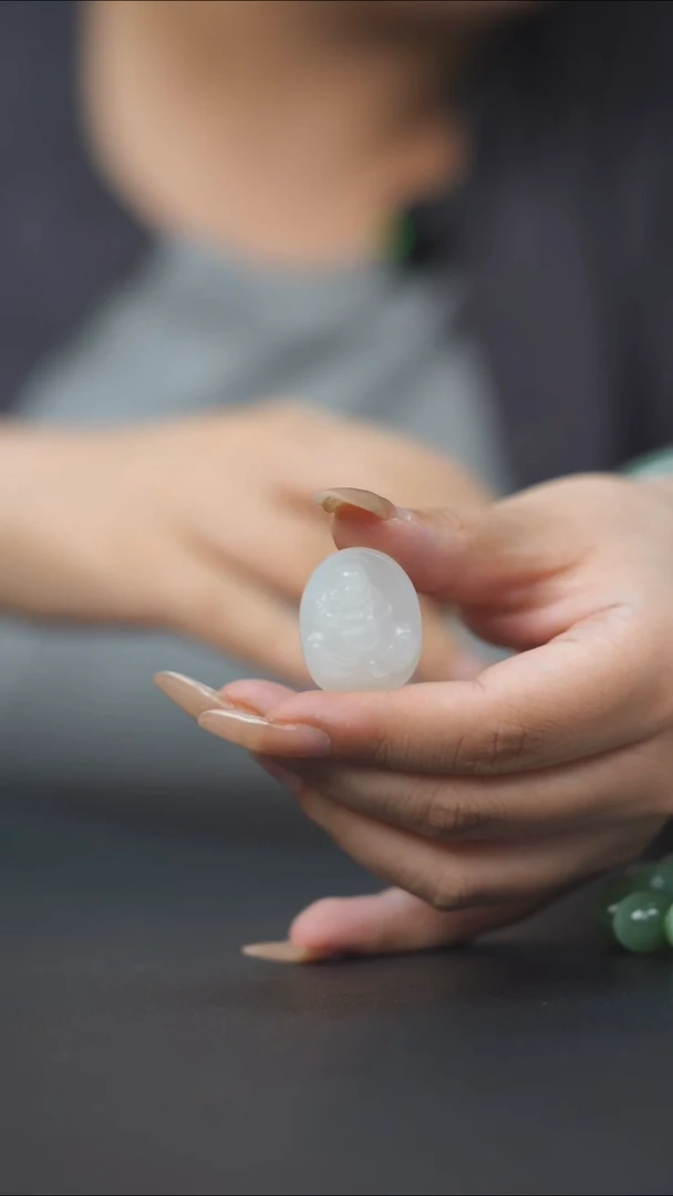 吊坠(赠链)未镶嵌和田玉白玉高润弥勒  HE50165