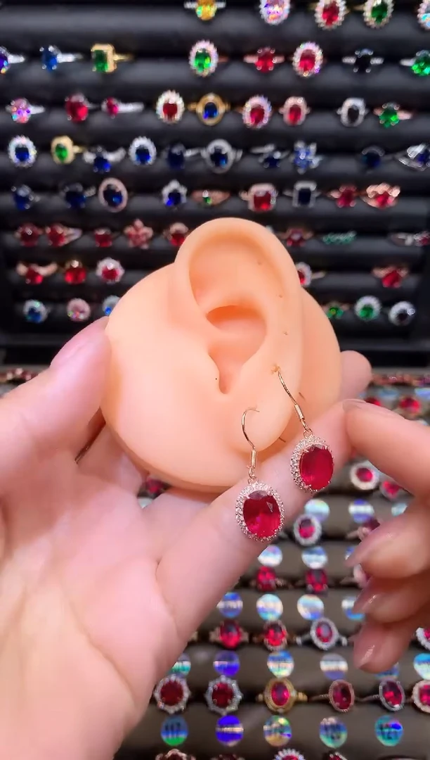 【闪购商品】红宝石耳饰银S925镶嵌810