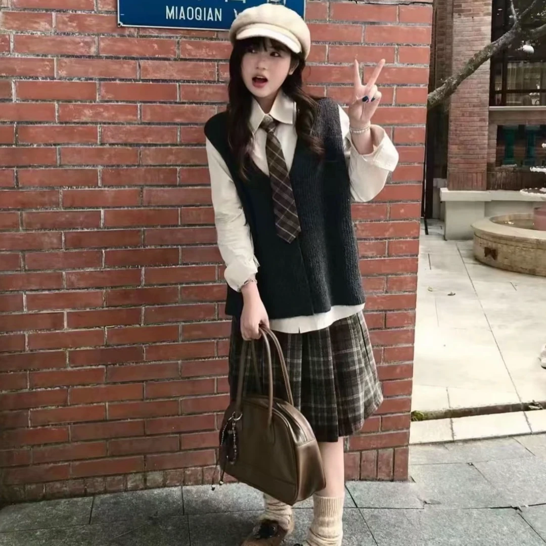 韩系文艺风学院复古日系叠穿背心马甲宽松上衣百褶裙三件套