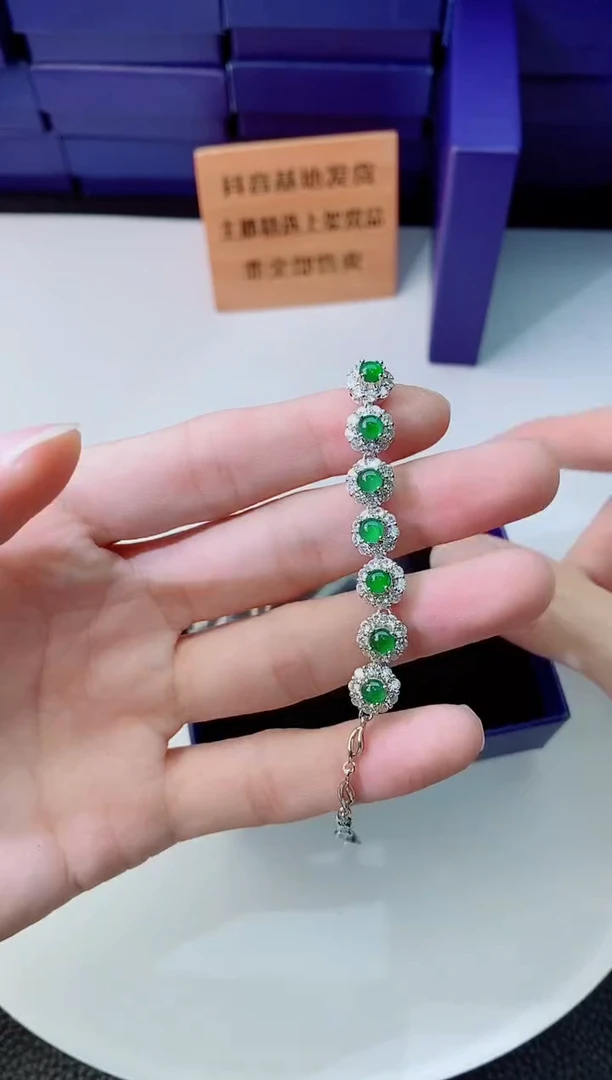 翡翠未镶嵌颈饰1111111