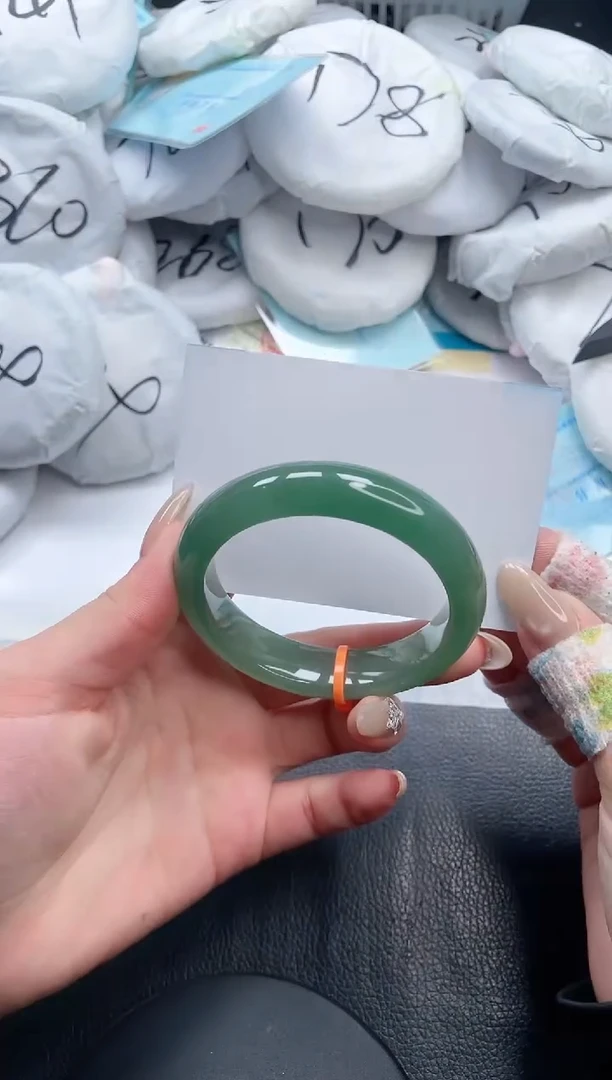 【闪购商品】石英质玉手镯未镶嵌5-V207-56