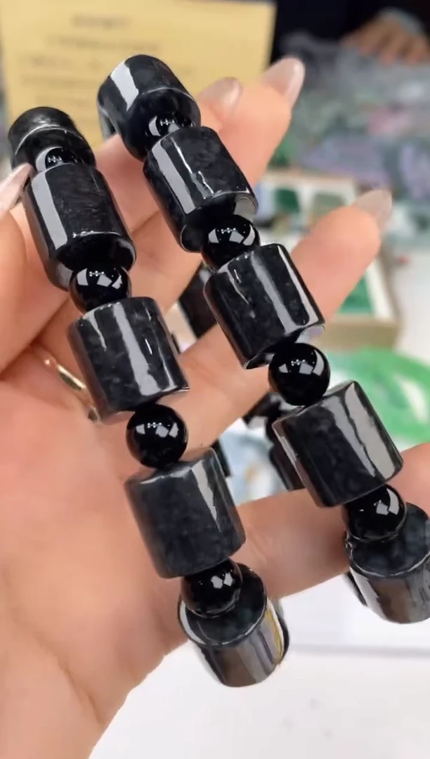 【闪购商品】翡翠吊坠(赠链)未镶嵌26922/多样性发起一