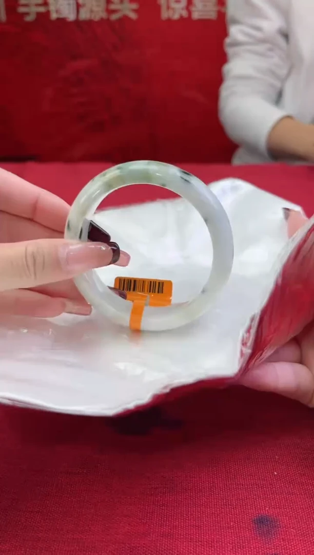 【闪购商品】翡翠手镯未镶嵌翡翠手镯（微瑕）7