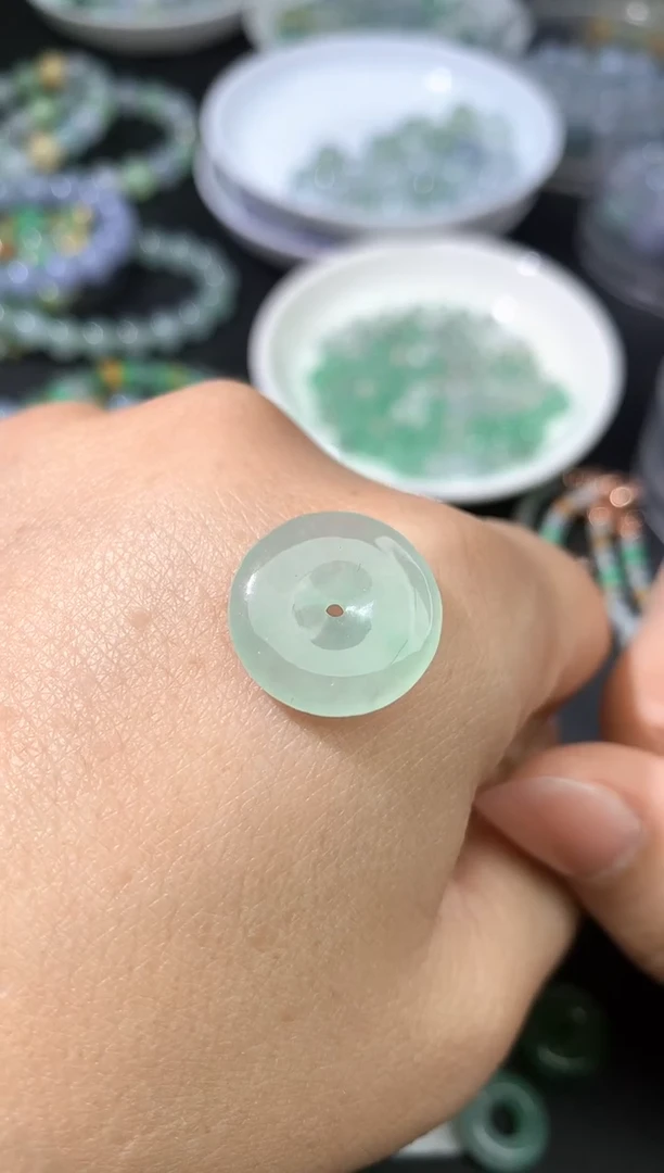 颈饰未镶嵌翡翠扣子