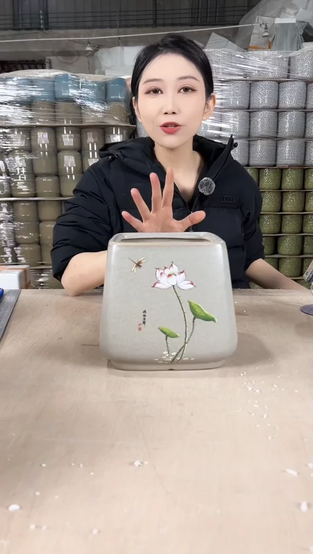 【闪购商品】陶瓷四方淡黄荷花大号16x17