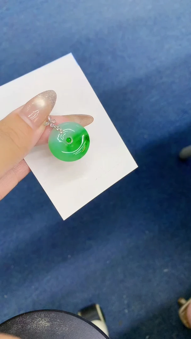 颈饰18K金镶嵌翡翠浮*1