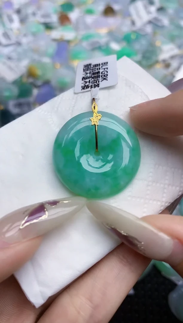 翡翠挂件18K金镶嵌162    天然翡翠A货
