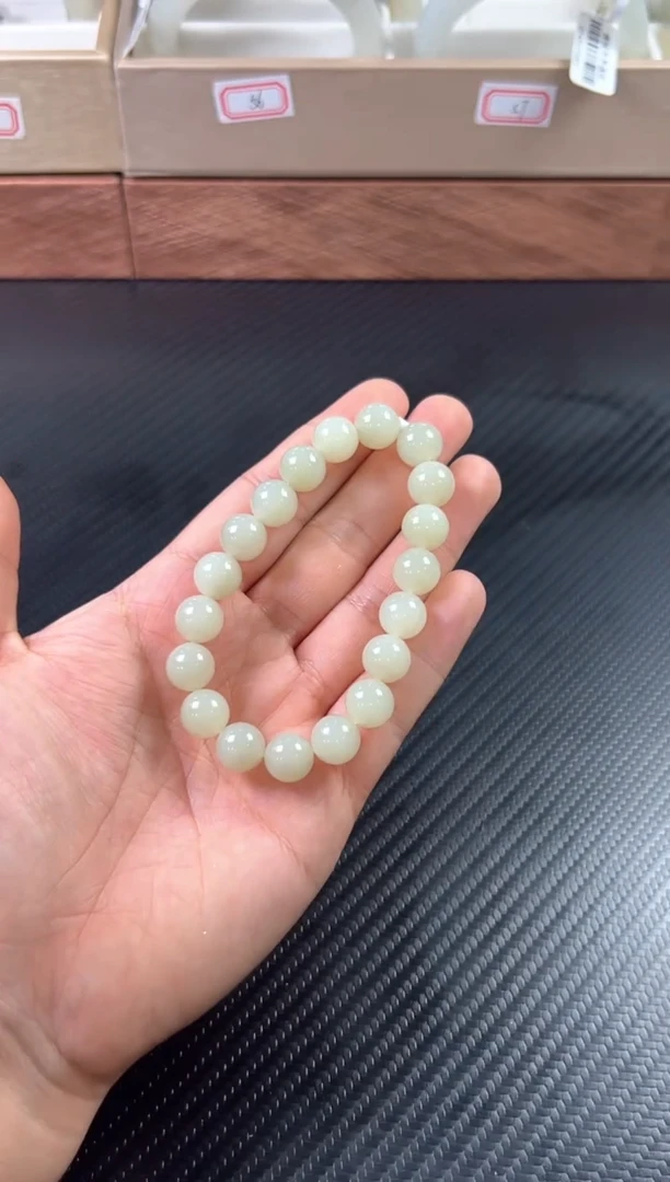 未镶嵌手串和田玉且末微色差迪克兰二细卡10