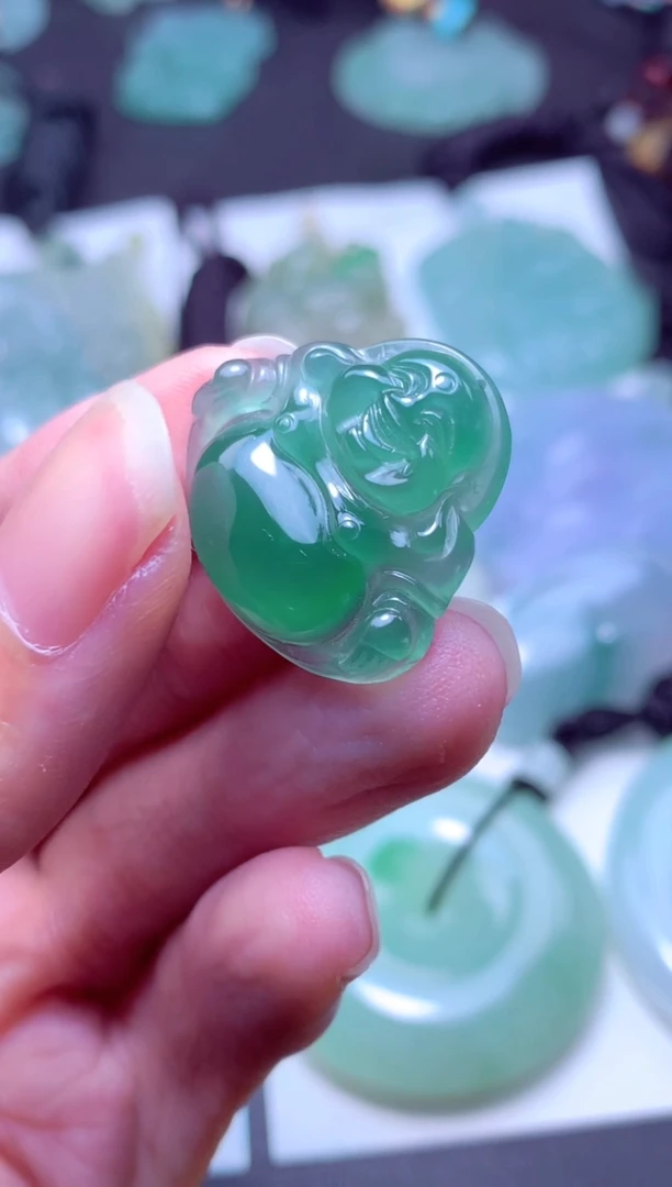 颈饰未镶嵌翡翠天然A货翡翠 天然A货翡翠天然翡翠多样性发货 发一