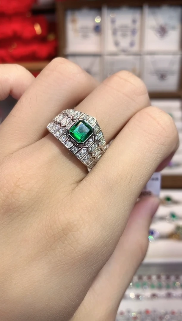 18K金镶嵌戒指祖母绿1.06ct/天然宝石/七天无理由