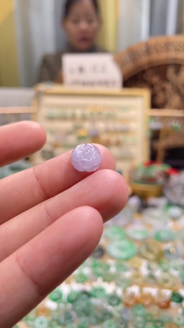 颈饰未镶嵌翡翠花