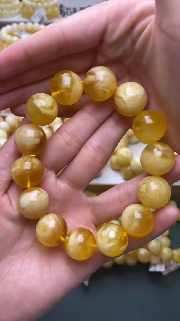 未镶嵌琥珀裸石月.1