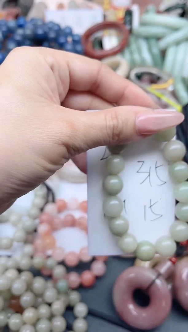 未镶嵌手镯石英质玉315