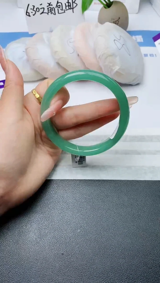 石英质玉手镯未镶嵌w32-DB多样性发货