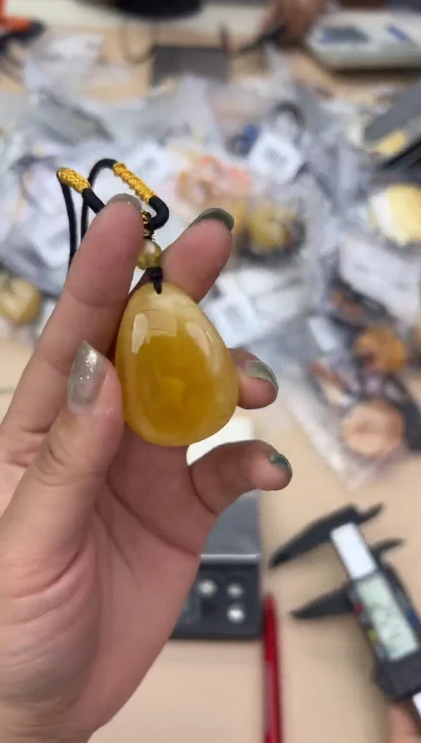 未镶嵌蜜蜡裸石蜜蜡吊坠