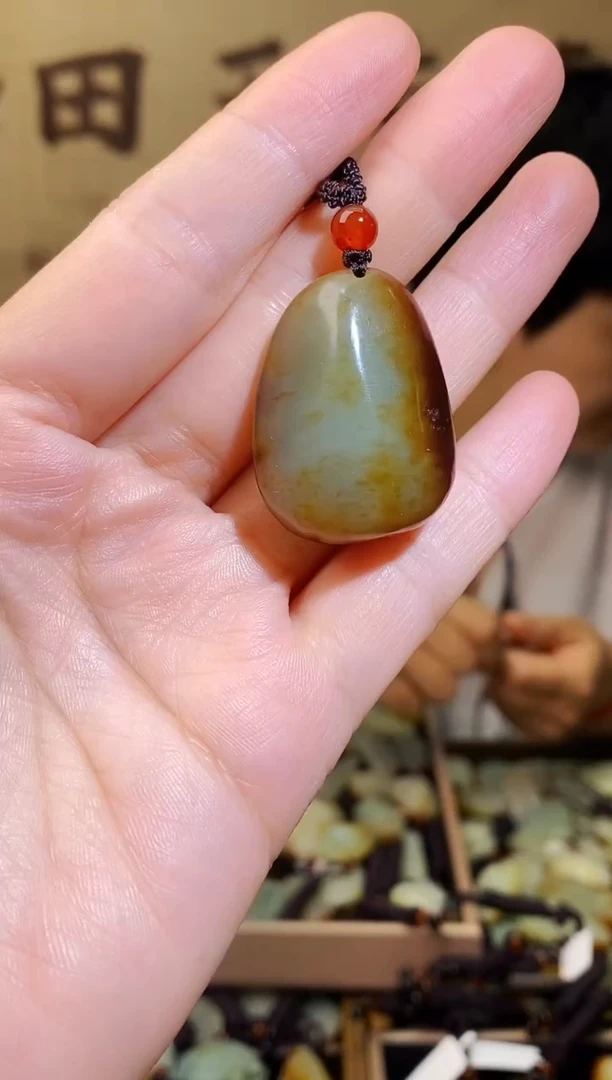 和田玉未镶嵌颈饰1