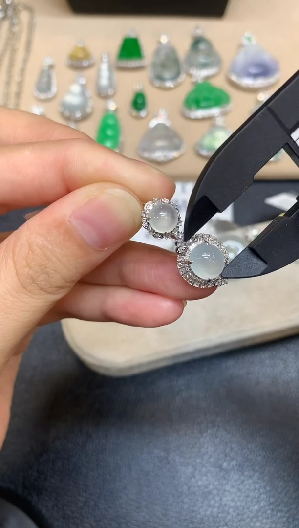 颈饰18K金镶嵌翡翠蛋面【无服务费【24小时鉴赏期】